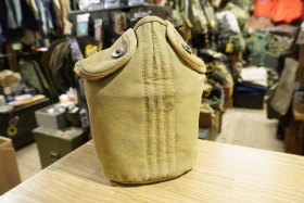 U.S.ARMY Canteen 1945年 with Cover 1944年 used